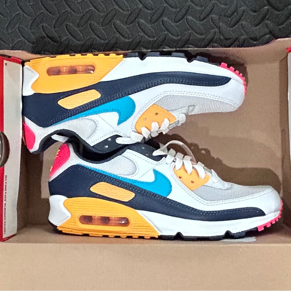 Nike Air 90 Max Women’s Sneakers